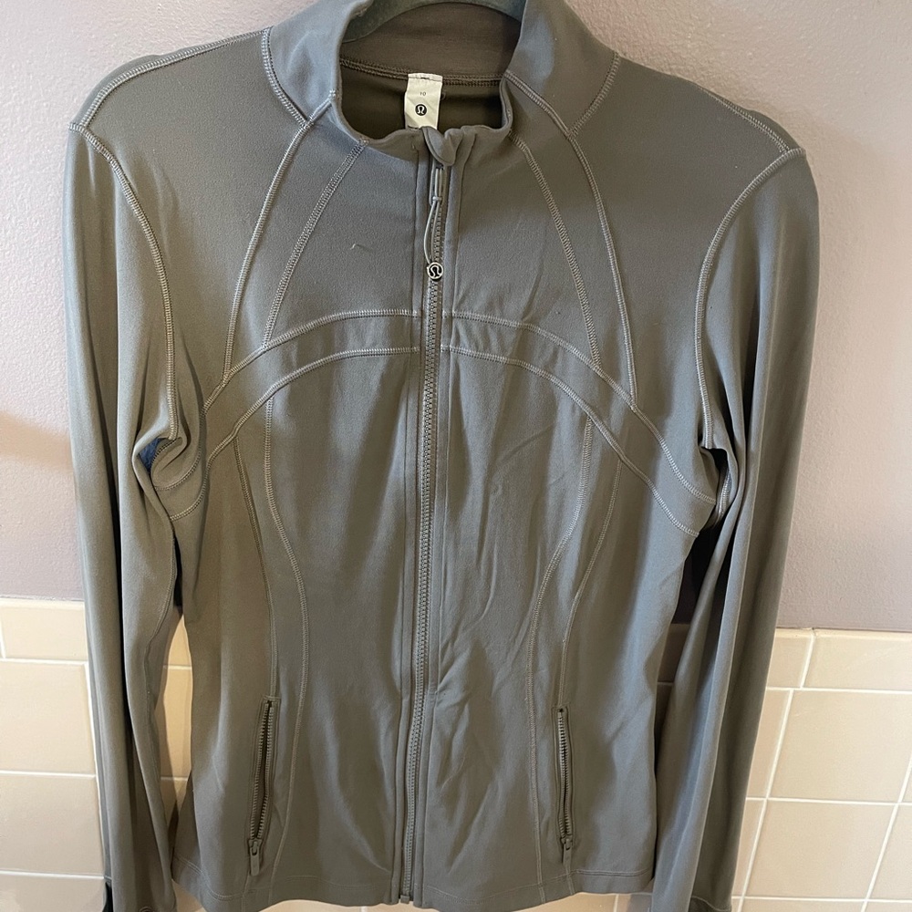 Woman’s Lululemon Define Nulu Jacket in Nomad